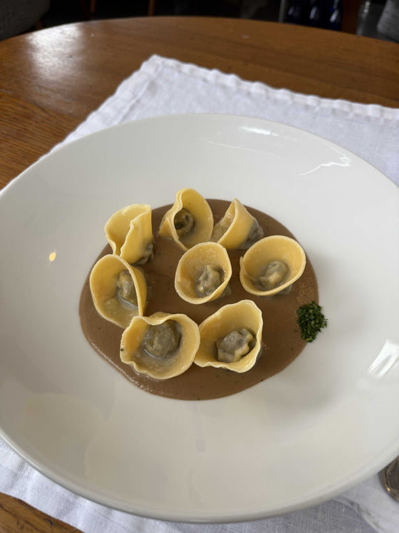 Porçini Soslu Siyah Sarımsaklı Ravyoli