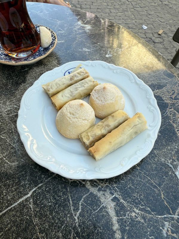 Tahinli Alaçatı Sarma & Sakız Dolgulu Kurabiye