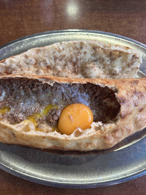 Kavurmalı Kaşarlı Pide