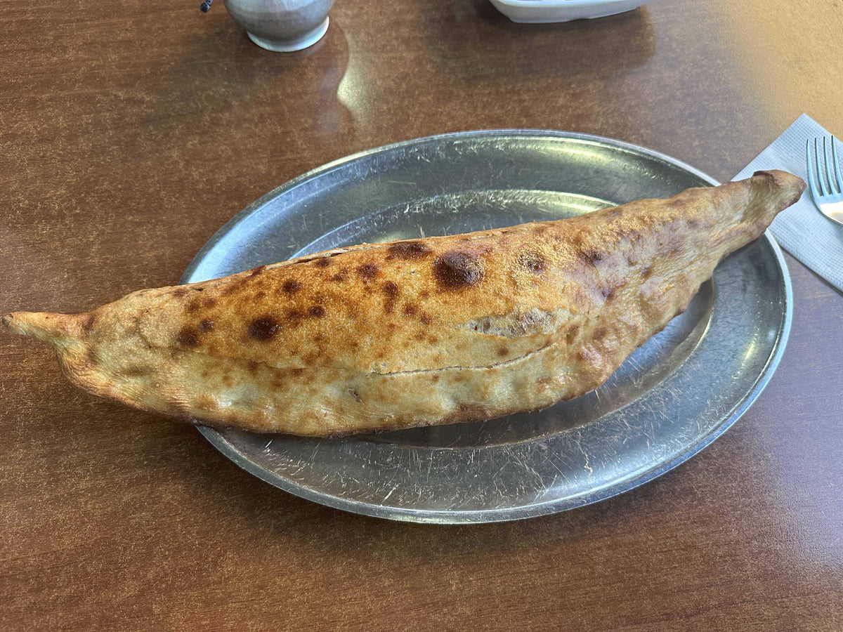 Kavurmalı Kaşarlı Pide