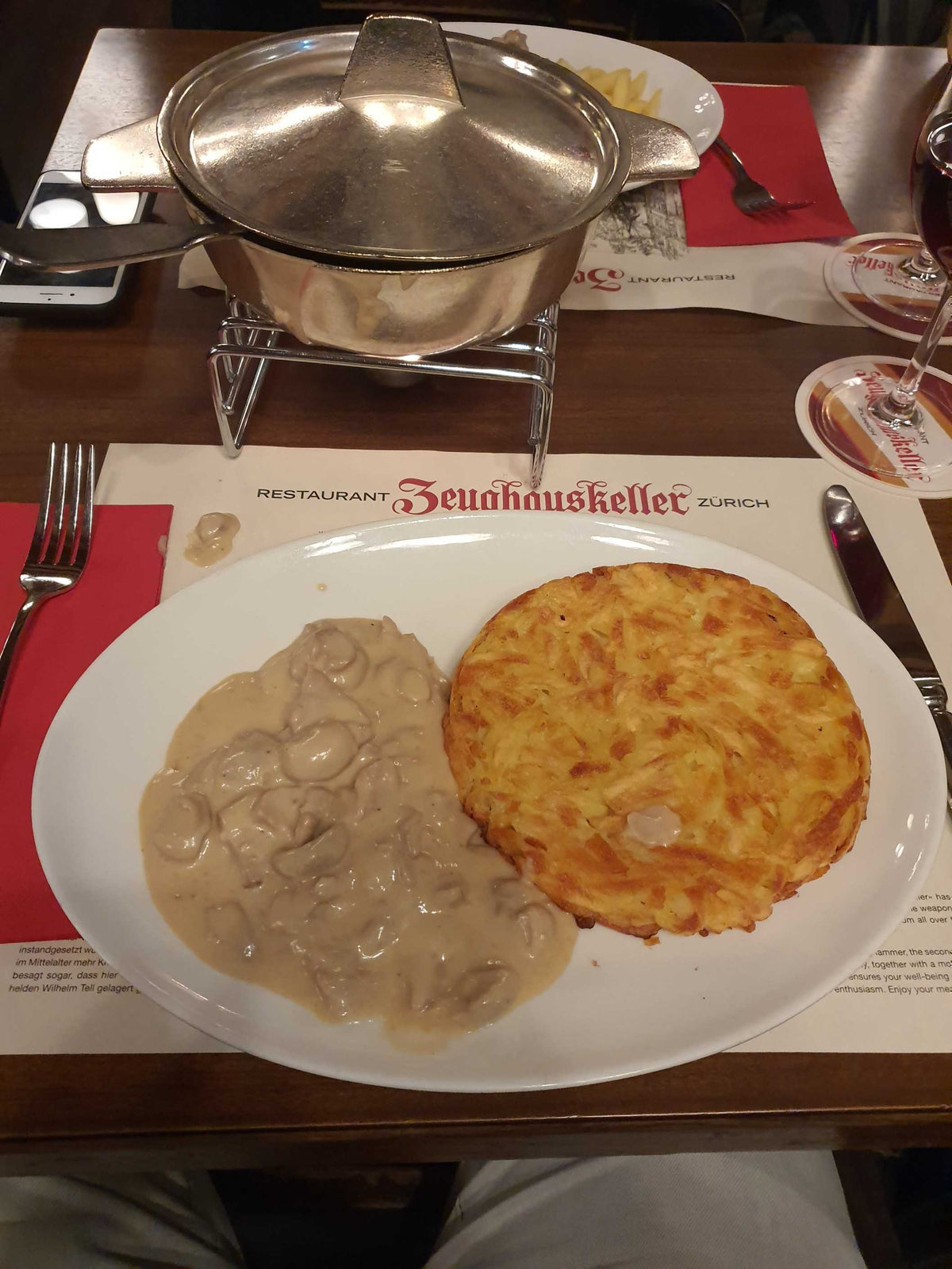 Kalbsgeschnetzeltes Nach Zürcher Art Mit Rösti