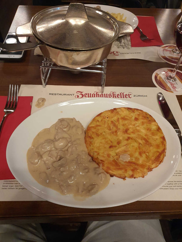 Kalbsgeschnetzeltes Nach Zürcher Art Mit Rösti